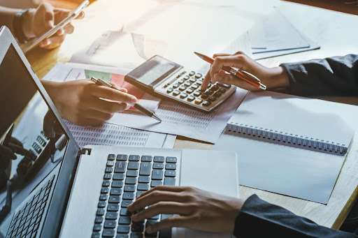 What Is The Difference Between Accounts Receivable And Accounts Payable?